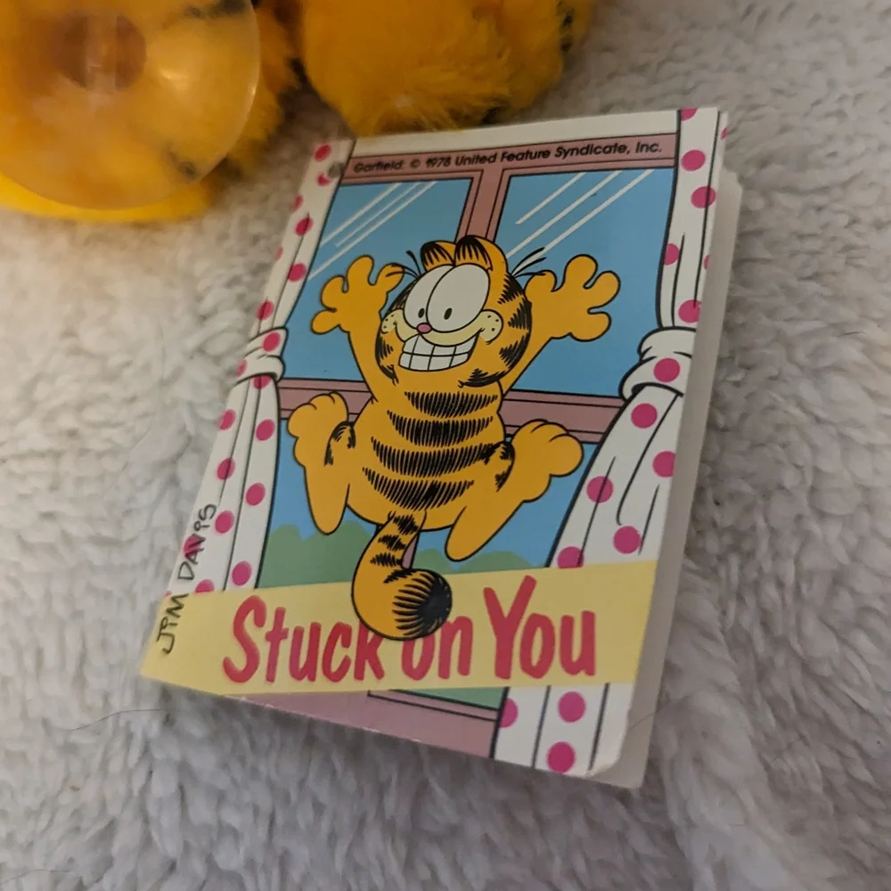 Vintage 1981 Garfield Bah HumBug! Stuck On You Plush - Picture 2 of 10